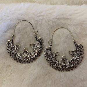 NWOT 🛍 Bundle for DISCOUNTS off Merch & Shipping